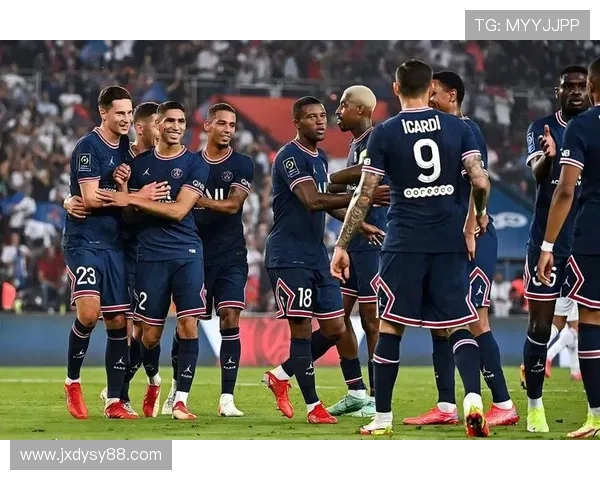 法甲里昂球员在团队配合中的表现与默契度